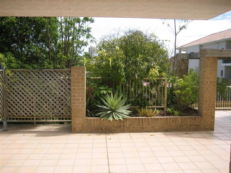 2/27 Stephens Street, Burleigh Heads QLD 4220