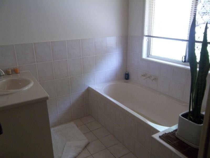 8 Denika Court, Mudgeeraba QLD 4213