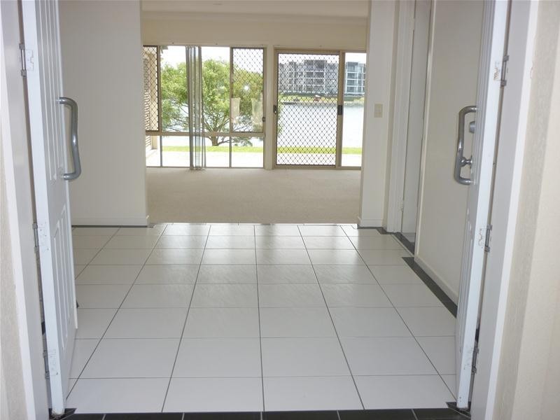 26 Vanderbilt Court, Varsity Lakes QLD 4227