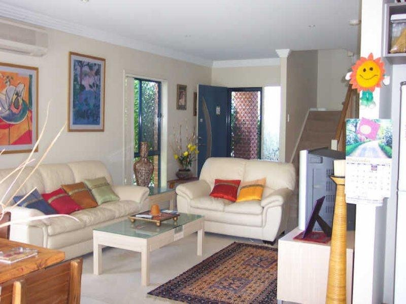 10 Oxford Court, Robina QLD 4226