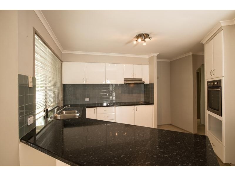 4 Bellbrook Close, Robina QLD 4226