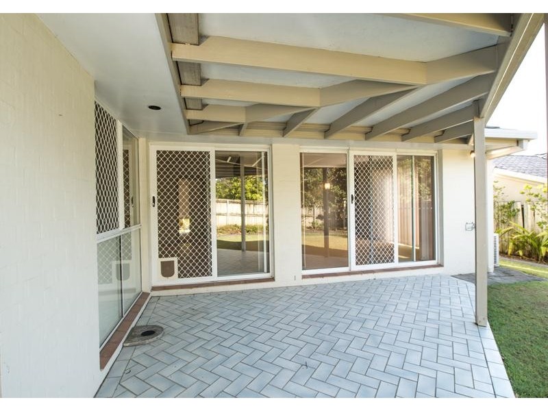 4 Bellbrook Close, Robina QLD 4226