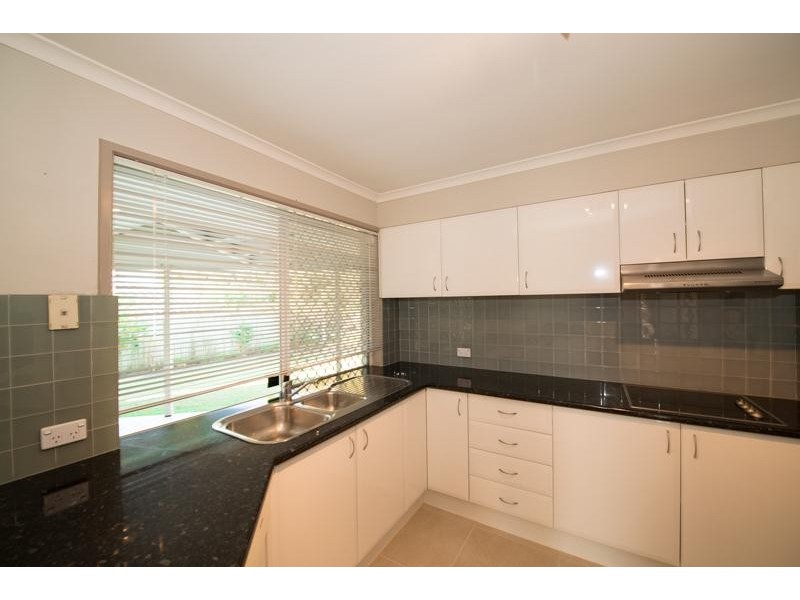 4 Bellbrook Close, Robina QLD 4226