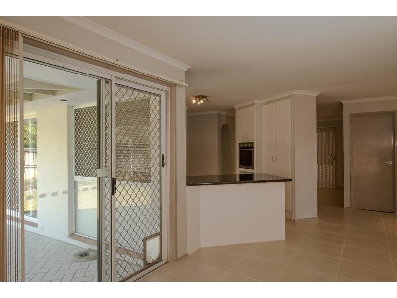 4 Bellbrook Close, Robina QLD 4226