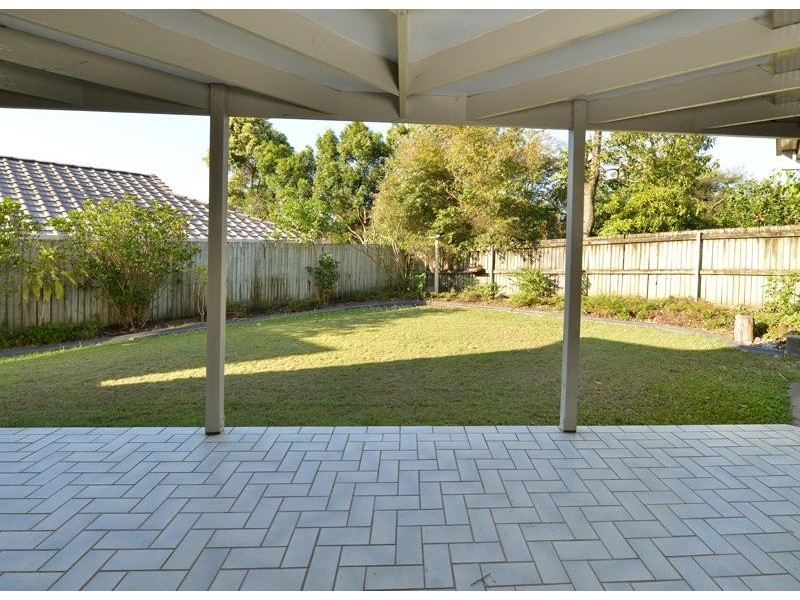4 Bellbrook Close, Robina QLD 4226