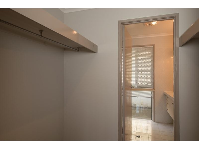 4 Bellbrook Close, Robina QLD 4226