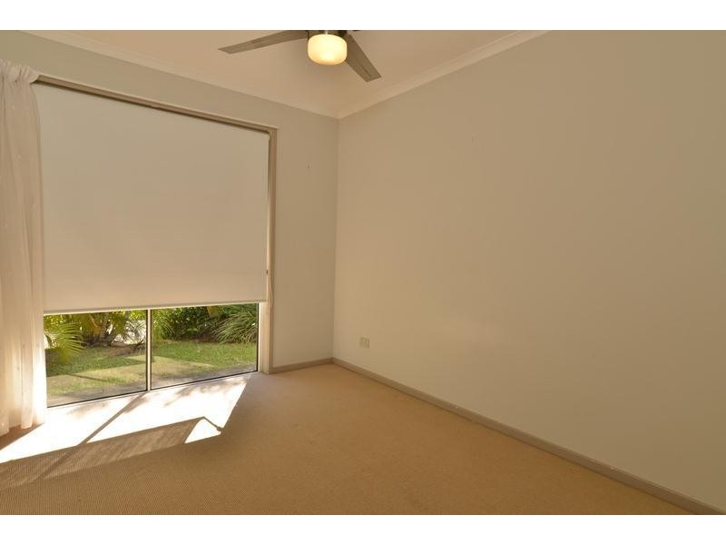 4 Bellbrook Close, Robina QLD 4226