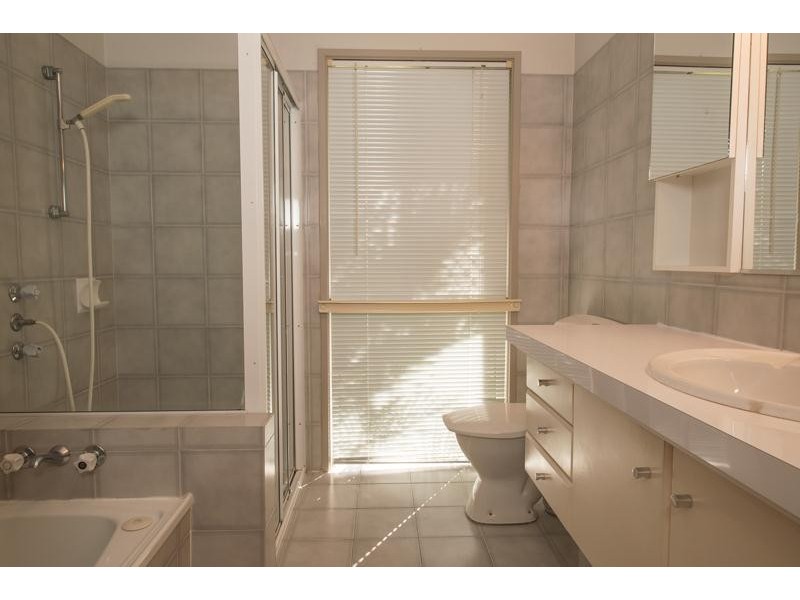 4 Bellbrook Close, Robina QLD 4226