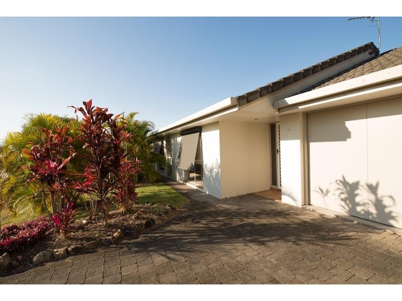 4 Bellbrook Close, Robina QLD 4226