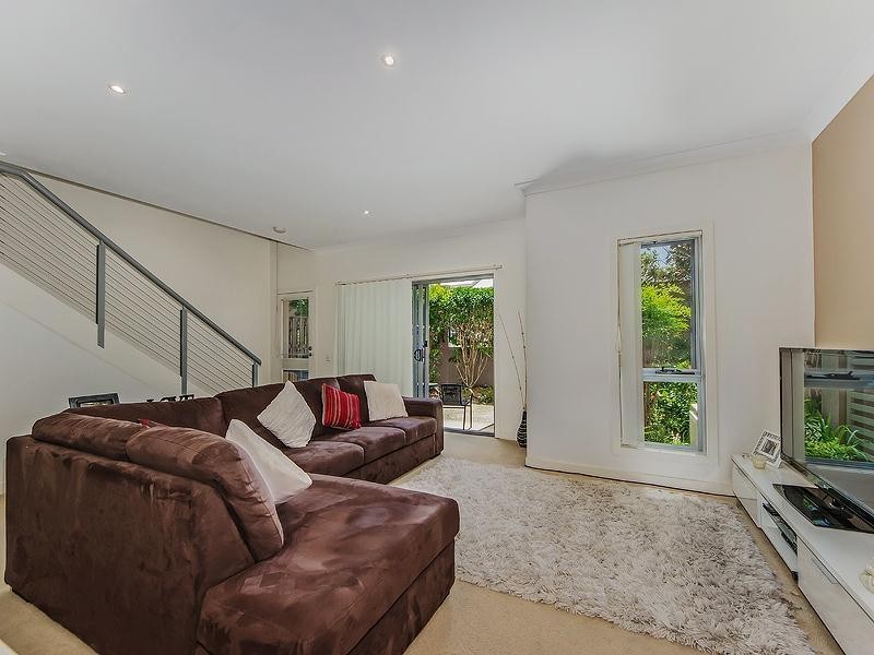 2/19 Carina Peak Drive, Varsity Lakes QLD 4227