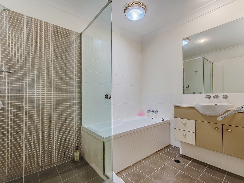 2/19 Carina Peak Drive, Varsity Lakes QLD 4227