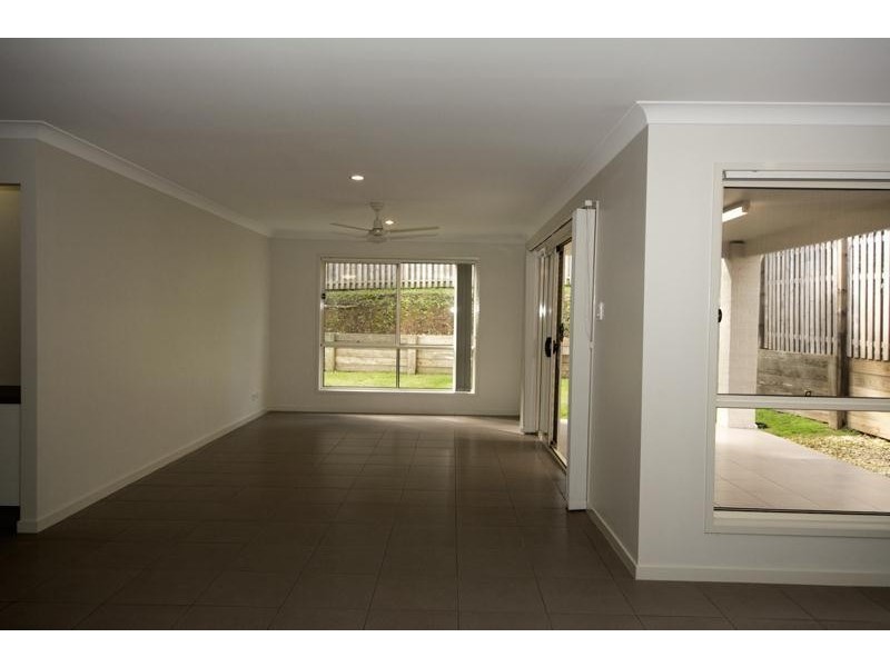 27 Banjo Crescent, Gilston QLD 4211