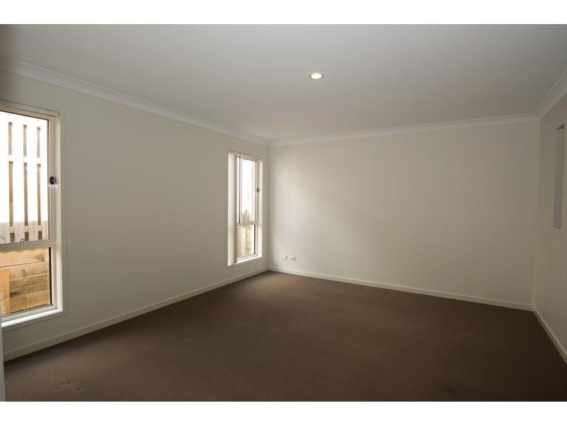 27 Banjo Crescent, Gilston QLD 4211