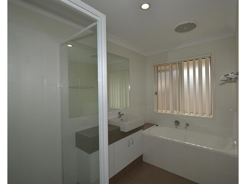 27 Banjo Crescent, Gilston QLD 4211