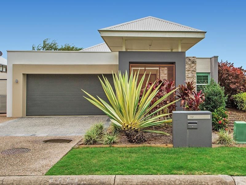 737 Peninsula Dr, “The Glades”, Robina QLD 4226