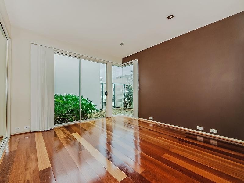 737 Peninsula Dr, “The Glades”, Robina QLD 4226