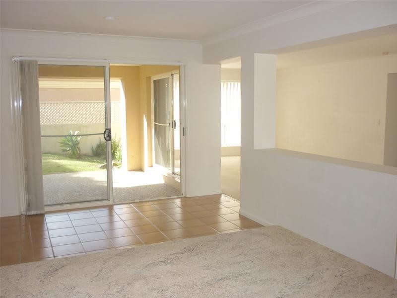 16 Elfin Street, Robina QLD 4226