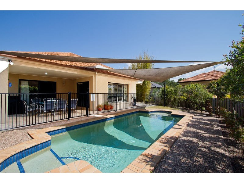 4 Mulgrave Crescent, Varsity Lakes QLD 4227