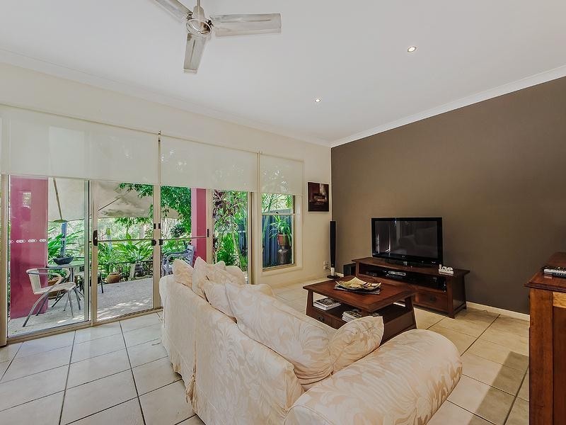 1/8 Kodiak Drive, Varsity Lakes QLD 4227