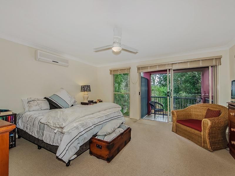 1/8 Kodiak Drive, Varsity Lakes QLD 4227