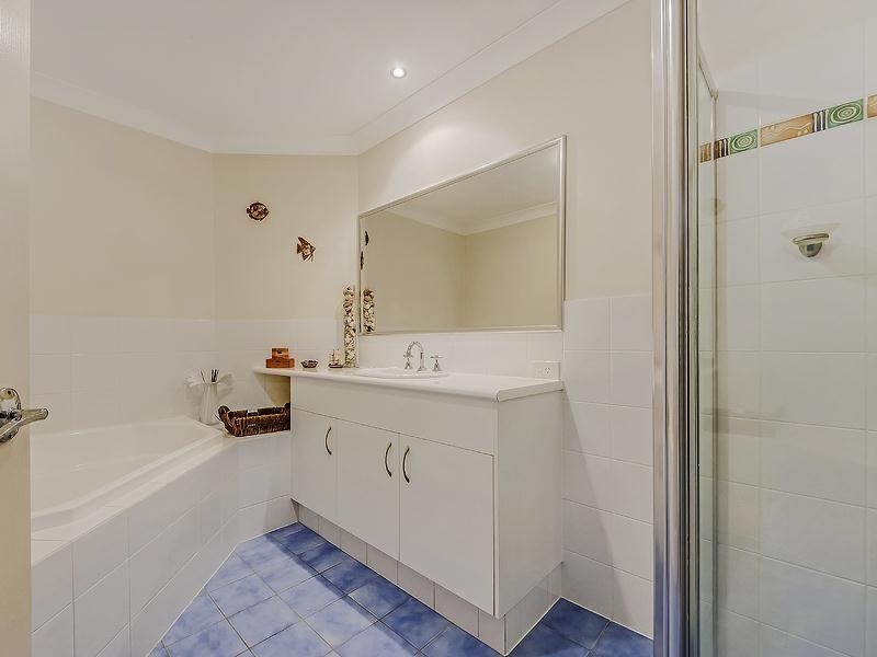 1/8 Kodiak Drive, Varsity Lakes QLD 4227