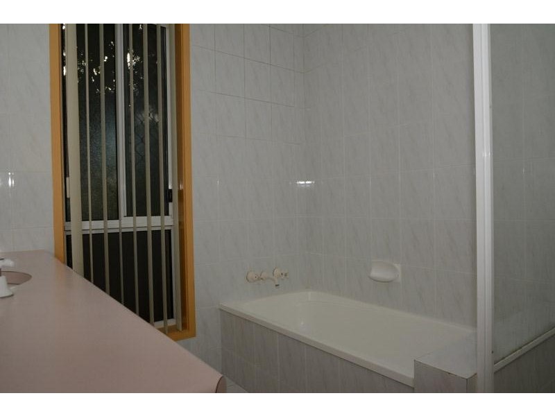 28 Emerton Crescent, Robina QLD 4226