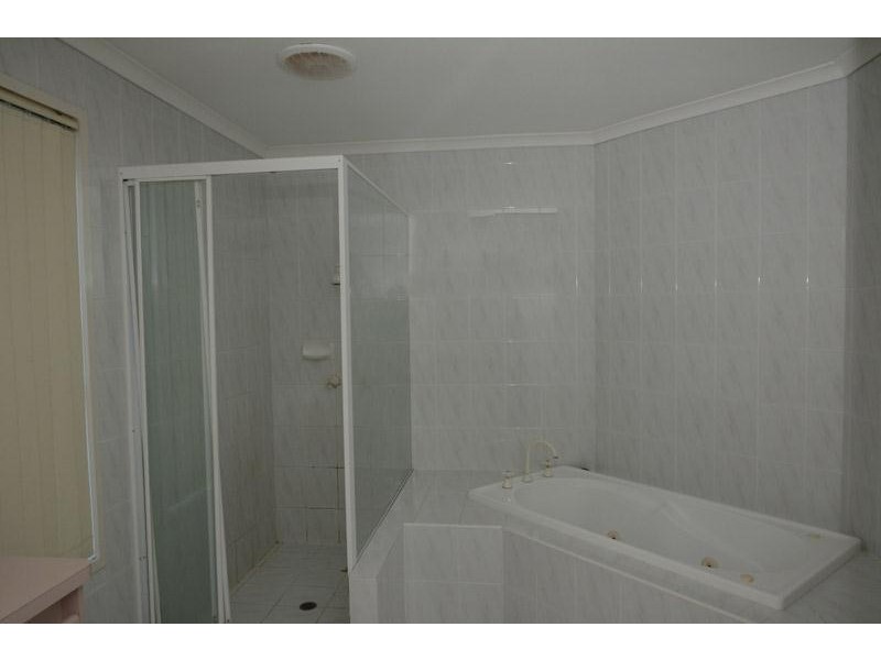 28 Emerton Crescent, Robina QLD 4226