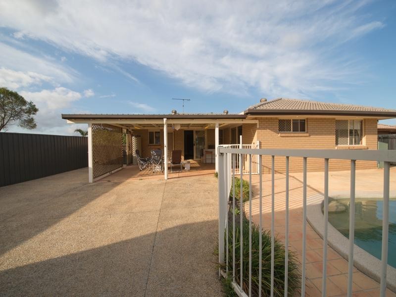 10 Leesa Court, Highland Park QLD 4211