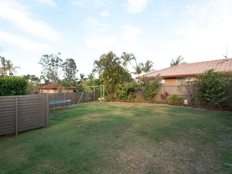 10 Leesa Court, Highland Park QLD 4211