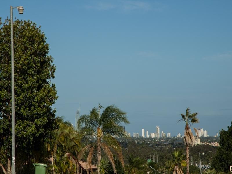 10 Leesa Court, Highland Park QLD 4211