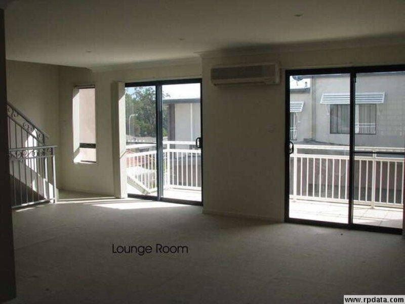 Unit 6/12 Geraldton Drive, Varsity Lakes QLD 4227