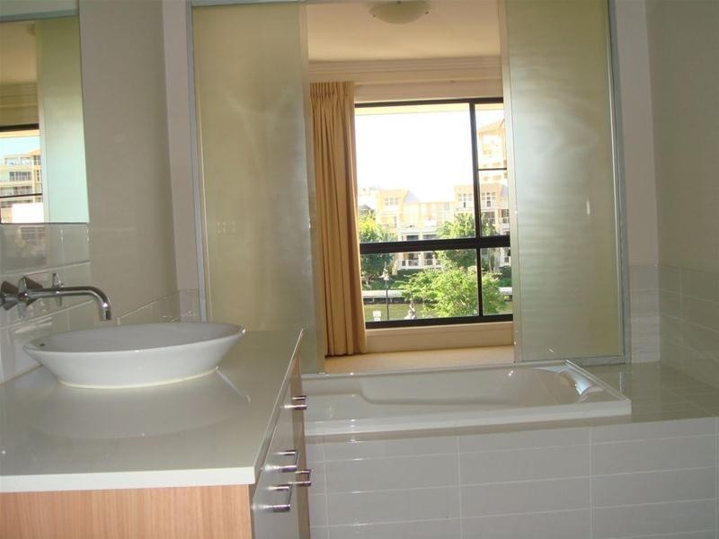 24/201 Varsity Parade, Varsity Lakes QLD 4227