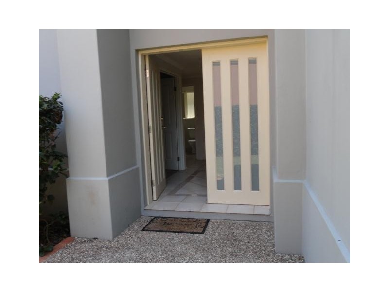 68 Martingale Circuit, Clear Island Waters QLD 4226