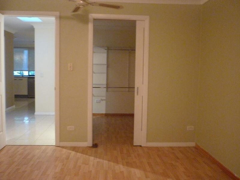 1/5 Woodgate Court, Paradise Point QLD 4216