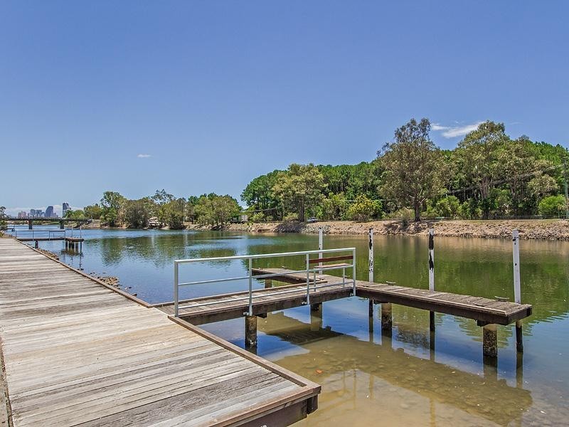 39/215 Cottesloe Drive, Mermaid Waters QLD 4218