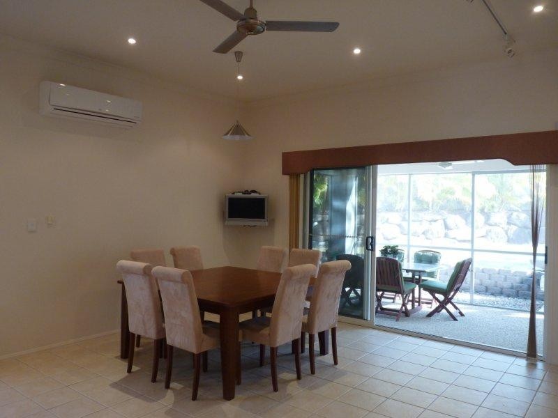 54 Merrilaine Crescent, Merrimac QLD 4226