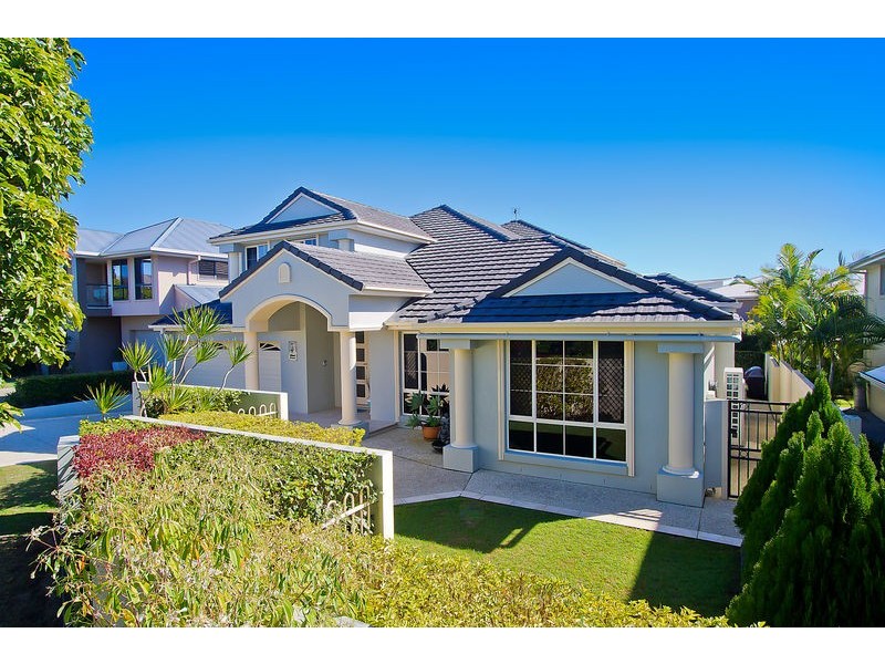 4 Rigel Court, Robina QLD 4226