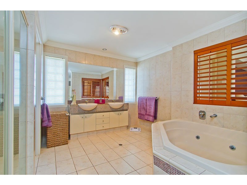 4 Rigel Court, Robina QLD 4226