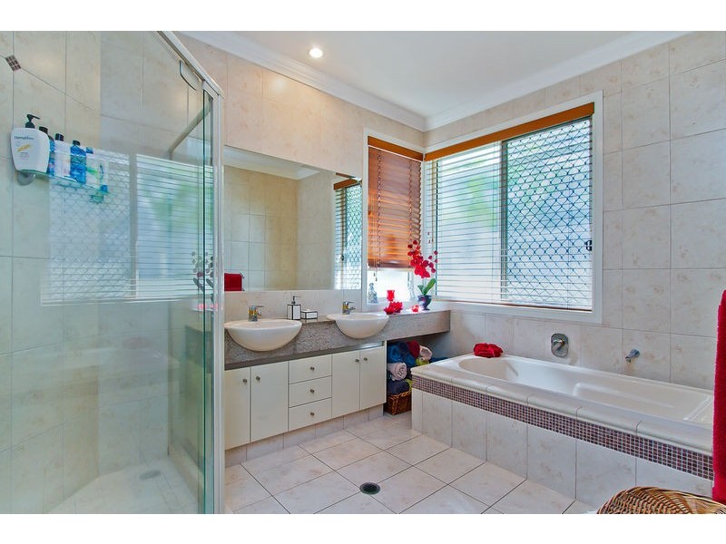 4 Rigel Court, Robina QLD 4226