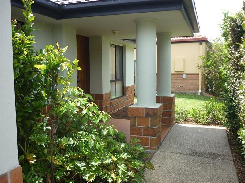 6 Konda Way, Robina QLD 4226