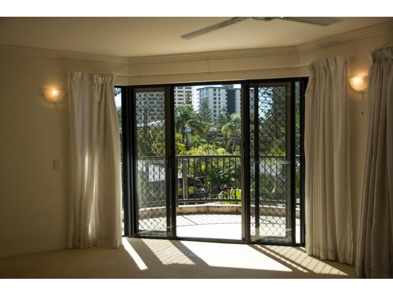 5/22 First Avenue, Broadbeach QLD 4218