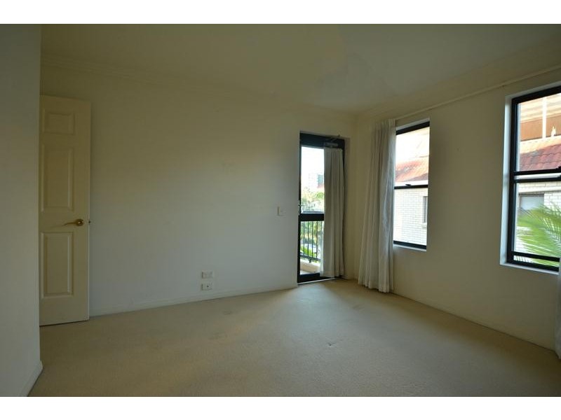 5/22 First Avenue, Broadbeach QLD 4218