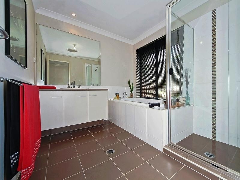 71 Clover Hill Drive, Mudgeeraba QLD 4213