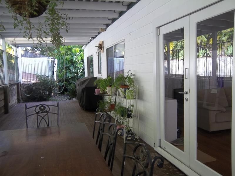 13 Waitara Place, Robina QLD 4226