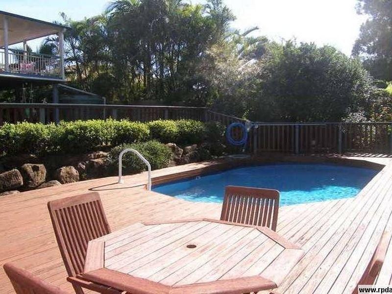 11 Boreen Court, Helensvale QLD 4212