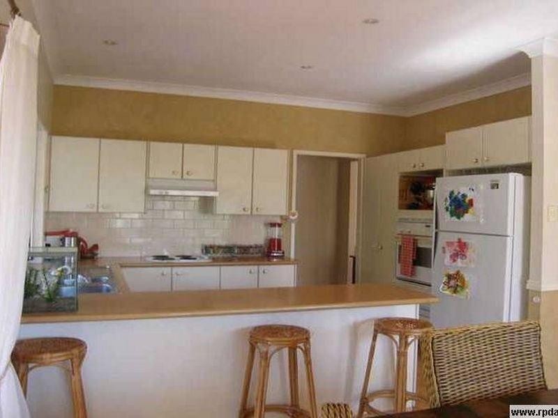 11 Boreen Court, Helensvale QLD 4212