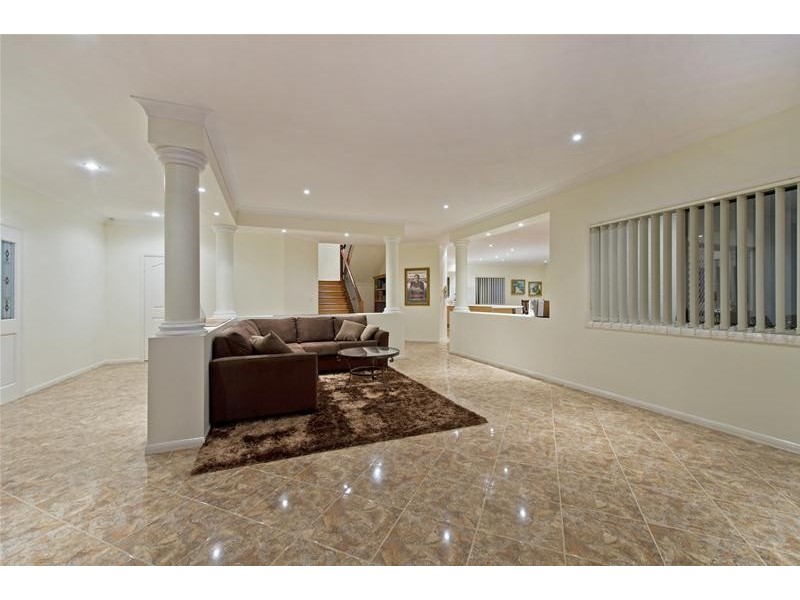 14 Sevenoaks Court, Worongary QLD 4213