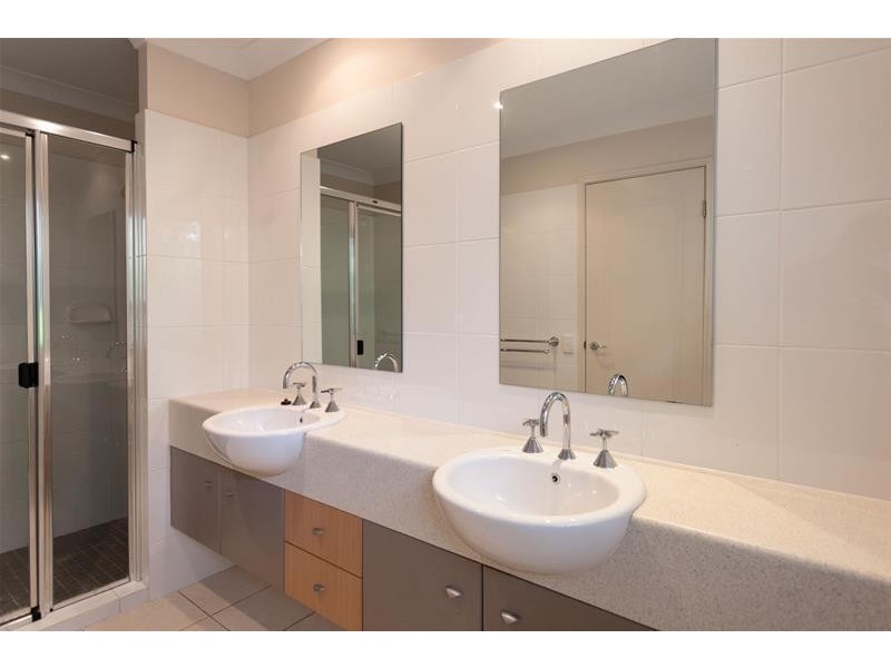 21B Geraldton Drive, Robina QLD 4226