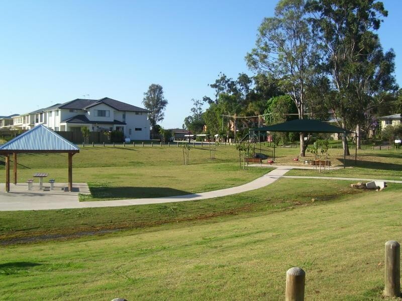 23 Marks Drive, Varsity Lakes QLD 4227