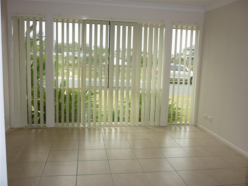 23 Marks Drive, Varsity Lakes QLD 4227